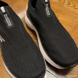 Sketchers. Performance stretch slip on sneakers